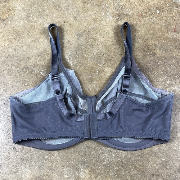 Wacoal Retro Chic Underwire Bra in Silver/Gray
Size: 40D - Picture 3 of 8